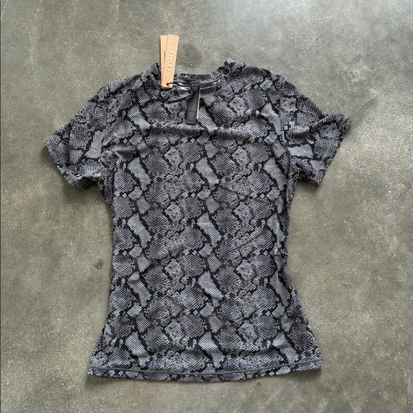 Skims Snake Print T-Shirt - Picture 4 of 7